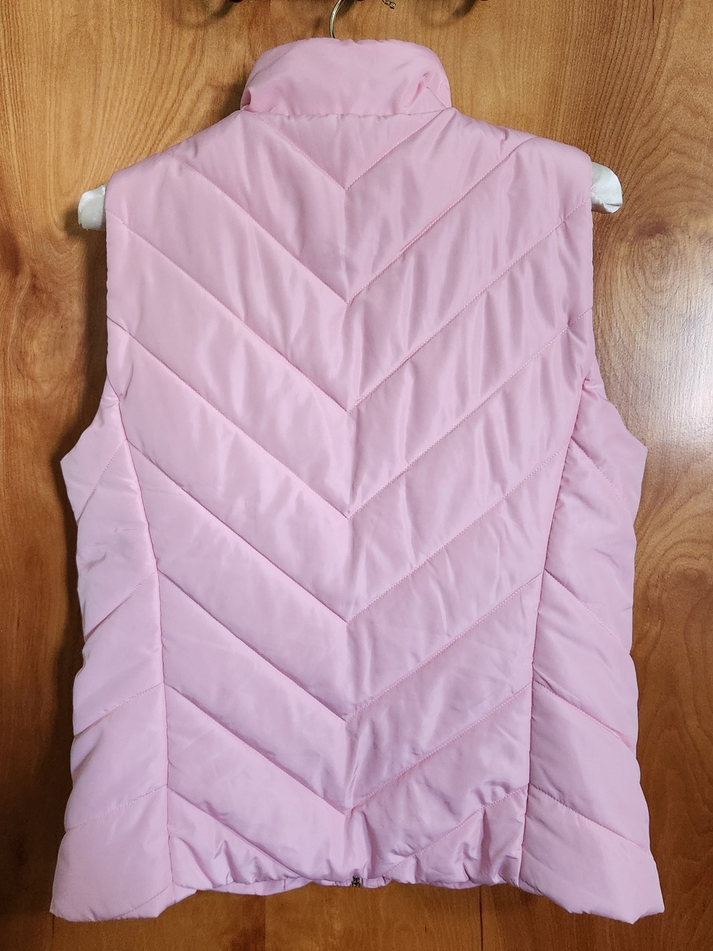 Michael Kors Chevron Quilted Mock Neck Puffer Vest NWOT - Picture 6 of 11
